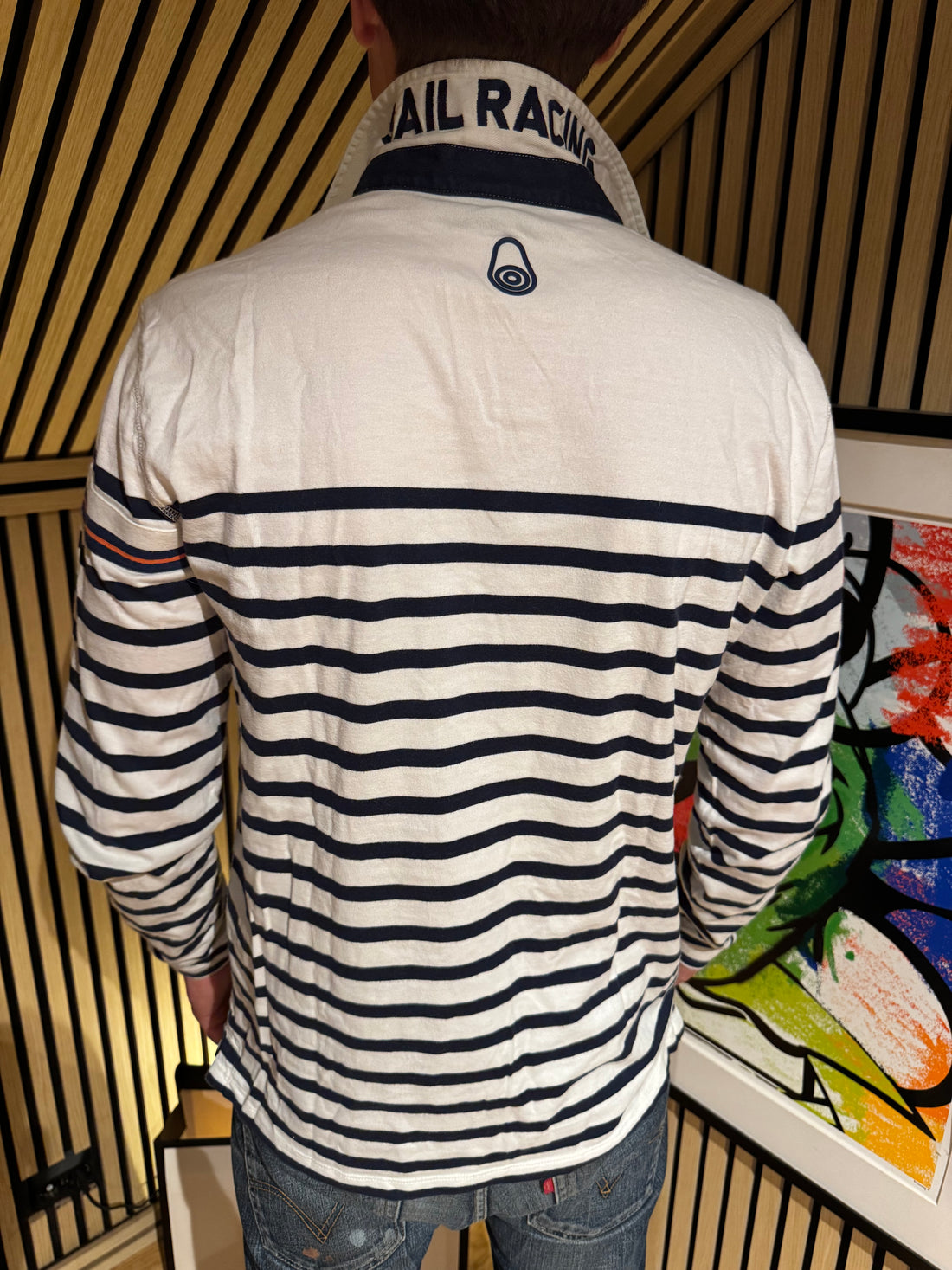 Sail Racing Rugbygenser – Hvit med marineblå striper