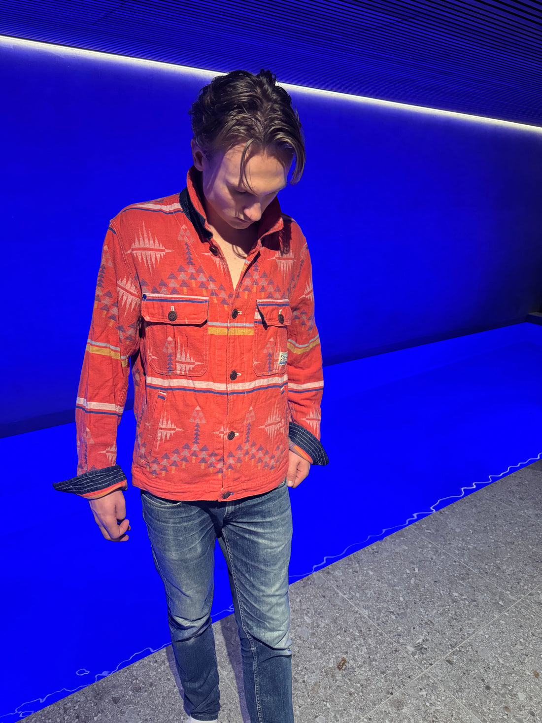 Scotch & Soda Jakke – Korallrød westernmønster med denimkrage L-XL