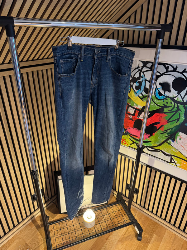 Levi's