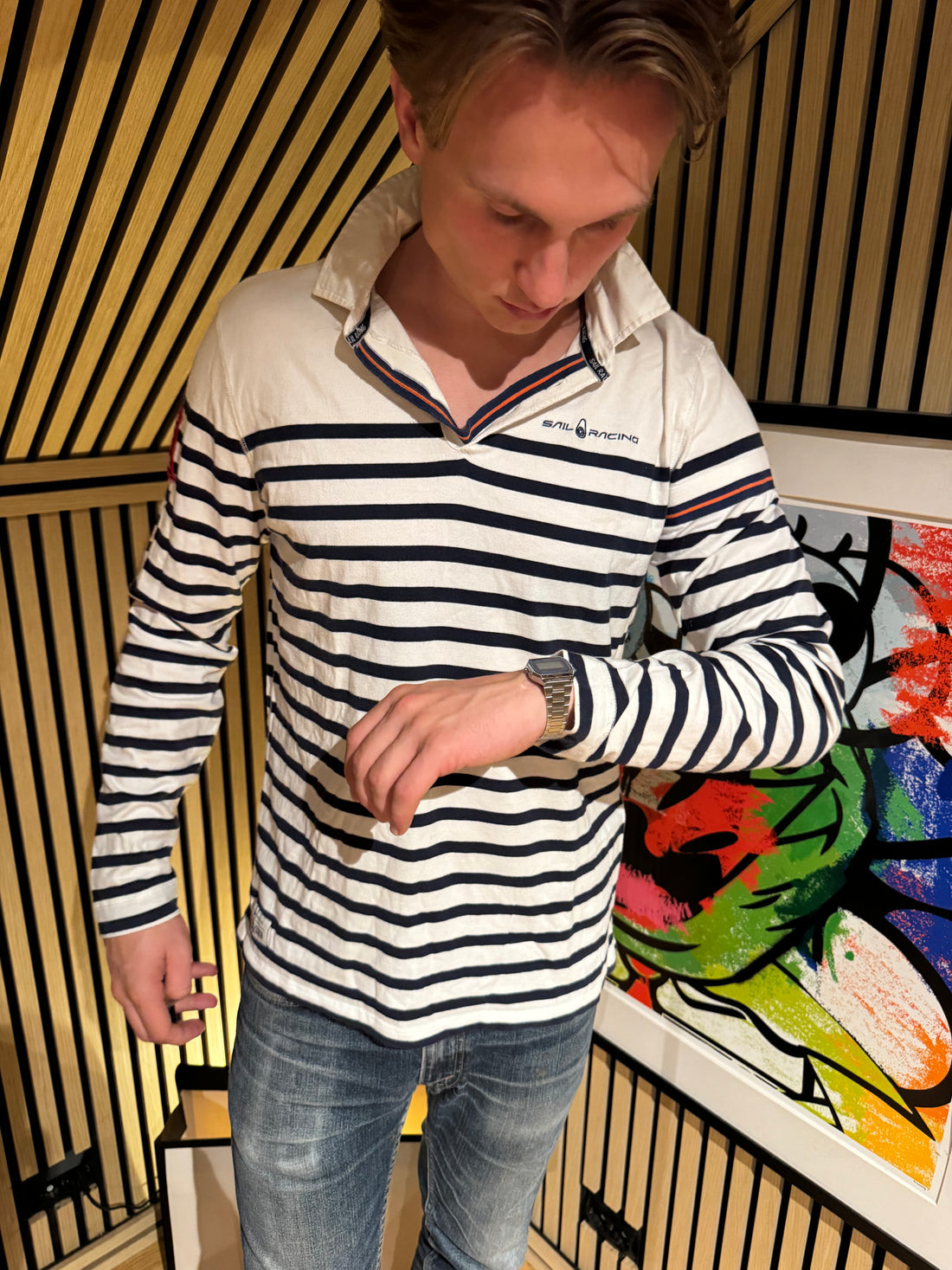 Sail Racing Rugbygenser – Hvit med marineblå striper