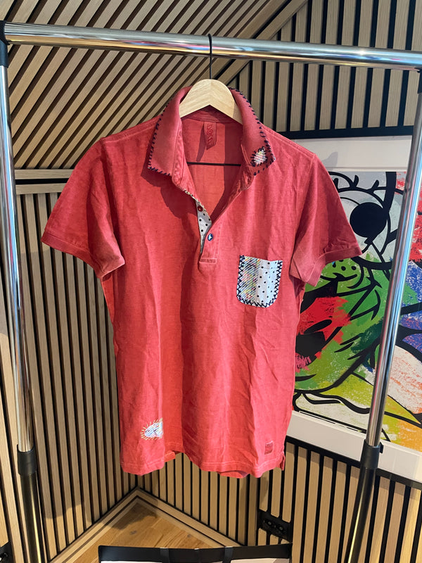 BOB – Korallrød / Rosa Designer-piqué med Unike Detaljer M