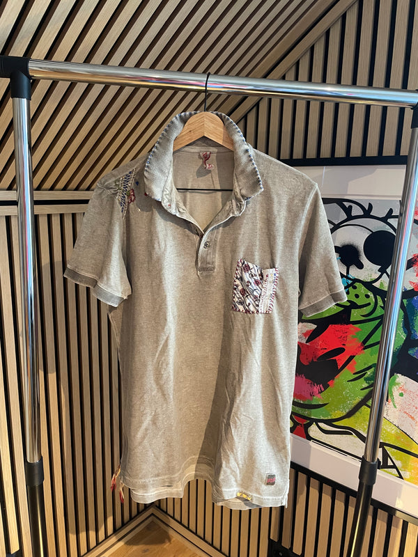 BOB – Olivengrønn / Beige Designer-piqué med Blomstermotiv M