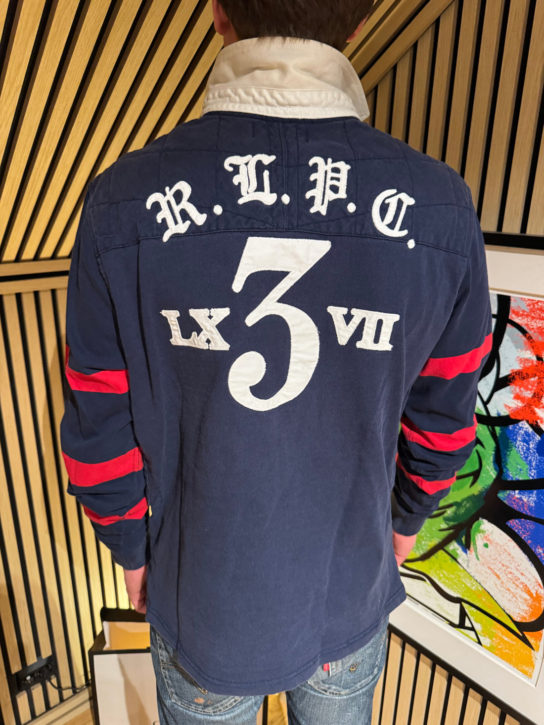 Ralph Lauren Rugbygenser – Marineblå med snøring, crest og «3» på ryggen