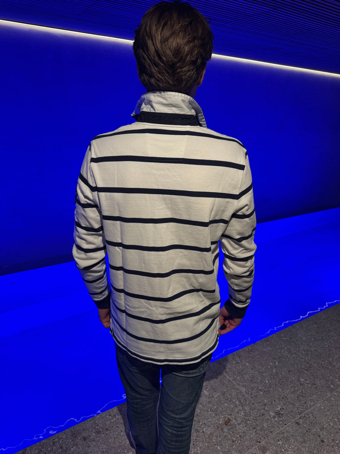 Sebago Rugbygenser – Hvit med marineblå striper og SB-emblem L