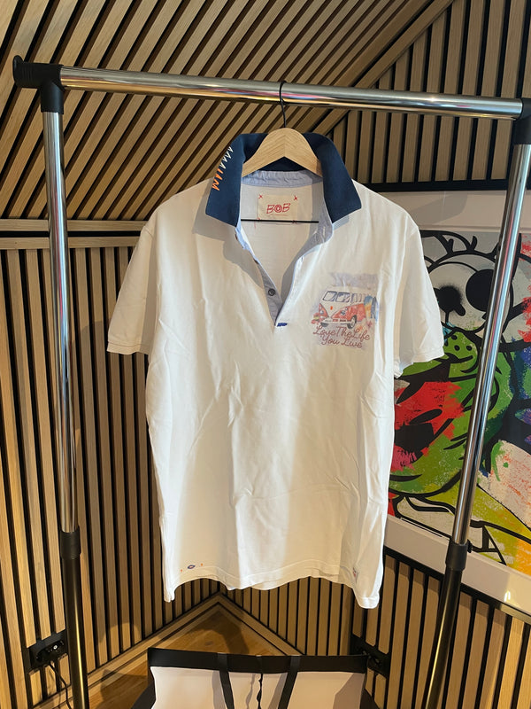 BOB – Hvit Italiensk Designer-piqué med Unike Detaljer L